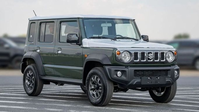 Новый Suzuki Jimny IV, 1.5 л, 2024 в Шардже от Nour Alnukhba Motors Зеленый цвет. Other | AUTO.AE