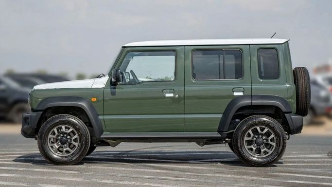 Новый Suzuki Jimny IV, 1.5 л, 2024 в Шардже от Nour Alnukhba Motors Зеленый цвет. Other | AUTO.AE