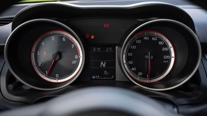 Новый Suzuki Swift VI, 1.2 л, 2023 в Шардже от Nour Alnukhba Motors Бронзовый цвет. Other | AUTO.AE