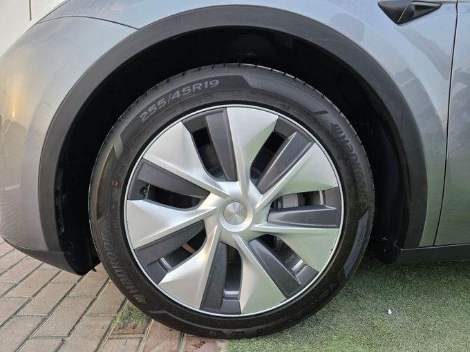 Used Tesla Model Y Long Range I, 2024 in Sharjah by Rebou Najd Used Cars, Grey color. GCC Specs | AUTO.AE