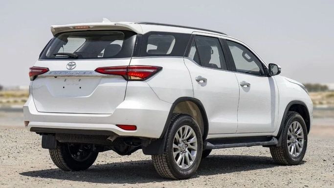 New Toyota Fortuner II Facelift, 2.4 l, 2025 in Sharjah by Nour Alnukhba Motors, White color. Other | AUTO.AE