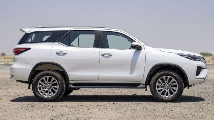 New Toyota Fortuner II Facelift, 2.4 l, 2024 in Sharjah by Nour Alnukhba Motors, White color. Other | AUTO.AE