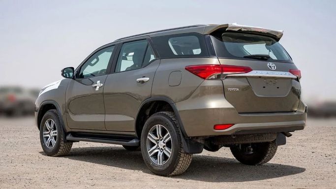 New Toyota Fortuner II Facelift, 2.4 l, 2024 in Sharjah by Nour Alnukhba Motors, Bronze color. Other | AUTO.AE
