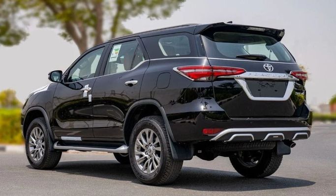 New Toyota Fortuner II Facelift, 2.7 l, 2024 in Sharjah by Nour Alnukhba Motors, Black color. GCC Specs | AUTO.AE