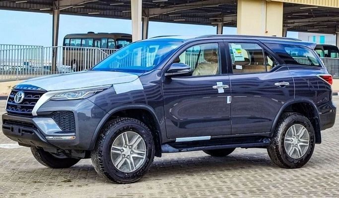 New Toyota Fortuner II Facelift, 2.7 l, 2024 in Sharjah by Nour Alnukhba Motors, Grey color. GCC Specs | AUTO.AE