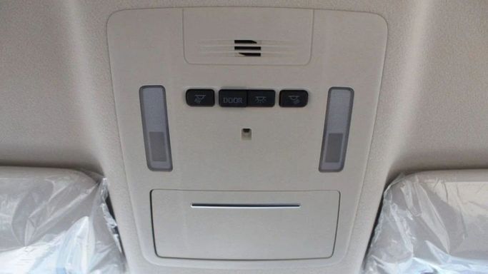 Новый Toyota Granvia II, 2.8 л, 2024 в Шардже от Nour Alnukhba Motors Черный цвет. GCC | AUTO.AE