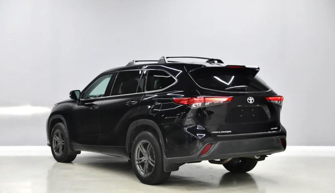 Подержанный Toyota Highlander IV (U70), 3.5 л, 2020 в Шардже от Al Qassem Cars Trading Черный цвет. Канадская | AUTO.AE