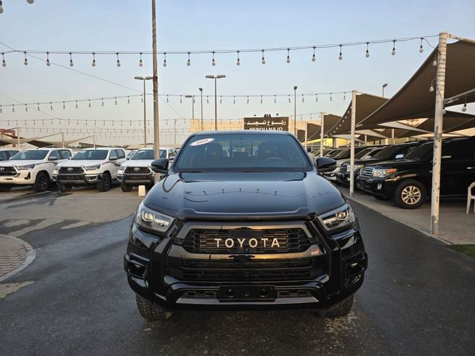 Used Toyota Hilux VIII Facelift, 2.8 l, 2023 in Sharjah by Rebou Najd Used Cars, Black color. GCC Specs | AUTO.AE