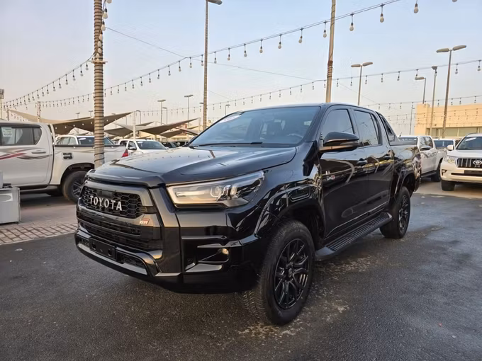 Used Toyota Hilux VIII Facelift, 2.8 l, 2023 in Sharjah by Rebou Najd Used Cars, Black color. GCC Specs | AUTO.AE