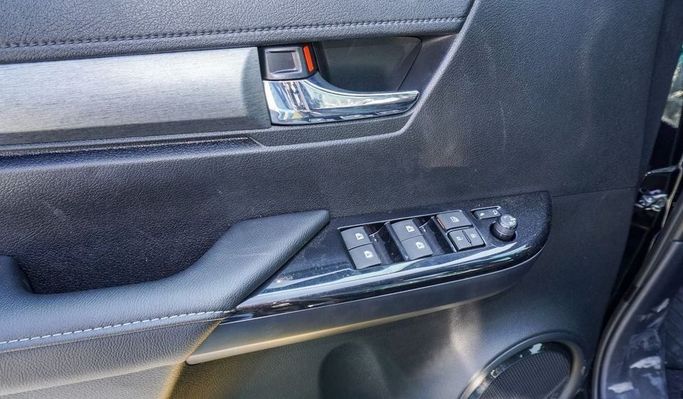 New Toyota Hilux VIII Facelift, 4.0 l, 2024 in Sharjah by Nour Alnukhba Motors, Black color. Other | AUTO.AE