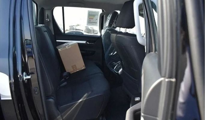 New Toyota Hilux VIII Facelift, 4.0 l, 2025 in Sharjah by Nour Alnukhba Motors, Black color. Other | AUTO.AE