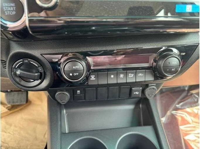 New Toyota Hilux VIII Facelift, 2.7 l, 2025 in Sharjah by Nour Alnukhba Motors, White color. Other | AUTO.AE