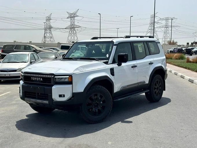 Новый Toyota Land Cruiser Prado 250 Series, 2.4 л, 2024 в Шардже от Almarid Motors Белый цвет. GCC | AUTO.AE