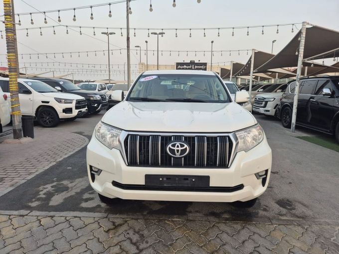 Used Toyota Land Cruiser Prado 150 Series Facelift 3, 4.0 l, 2021 in Sharjah by Rebou Najd Used Cars, White color. GCC Specs | AUTO.AE