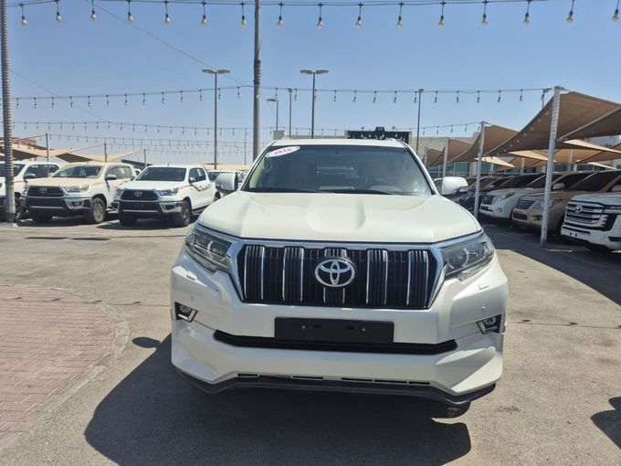 Used Toyota Land Cruiser Prado 150 Series Facelift 2, 4.0 l, 2019 in Sharjah by Rebou Najd Used Cars, White color. GCC Specs | AUTO.AE