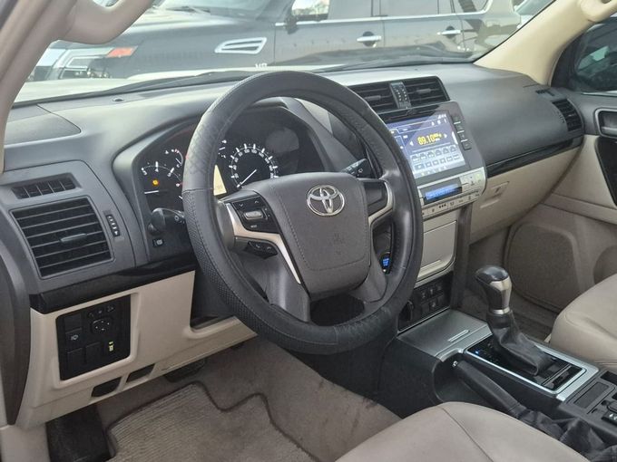 Used Toyota Land Cruiser Prado 150 Series Facelift 2, 4.0 l, 2019 in Sharjah by Rebou Najd Used Cars, White color. GCC Specs | AUTO.AE
