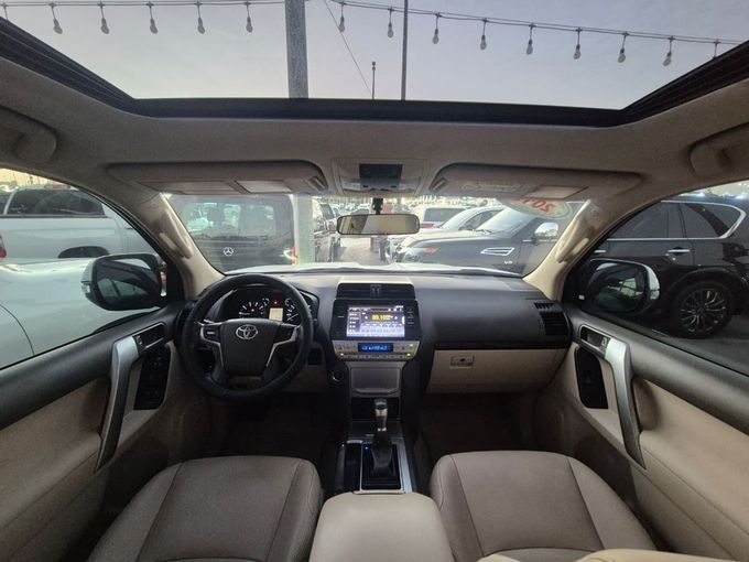Used Toyota Land Cruiser Prado 150 Series Facelift 2, 4.0 l, 2019 in Sharjah by Rebou Najd Used Cars, White color. GCC Specs | AUTO.AE