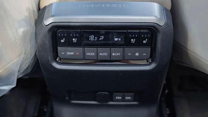 Новый Toyota Land Cruiser Prado 250 Series, 2.4 л, 2025 в Шардже от Nour Alnukhba Motors Белый цвет. GCC | AUTO.AE