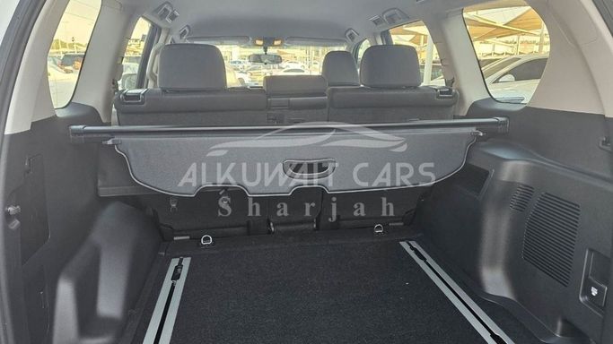 Новый Toyota Land Cruiser Prado 150 Series Рестайлинг 3, 4.0 л, 2023 в Шардже от Nour Alnukhba Motors Белый цвет. Other | AUTO.AE