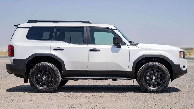 Новый Toyota Land Cruiser Prado 250 Series, 2.8 л, 2024 в Шардже от Nour Alnukhba Motors Белый цвет. Европейская | AUTO.AE