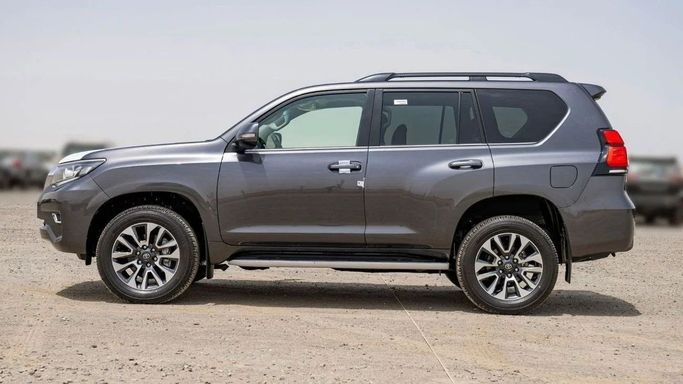 Новый Toyota Land Cruiser Prado 150 Series Рестайлинг 3, 4.0 л, 2023 в Шардже от Nour Alnukhba Motors Серый цвет. Other | AUTO.AE