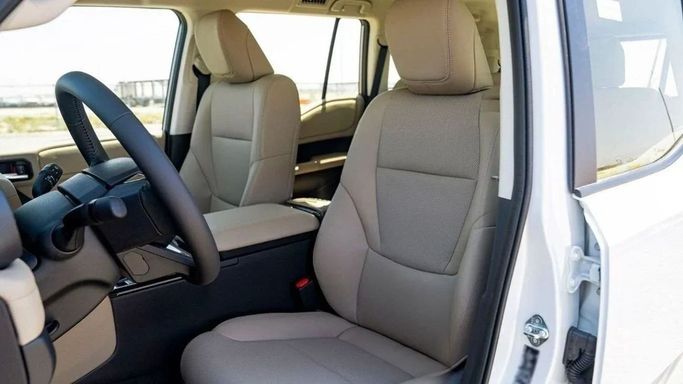 Новый Toyota Land Cruiser Prado 250 Series, 2.8 л, 2025 в Шардже от Nour Alnukhba Motors Белый цвет. Европейская | AUTO.AE