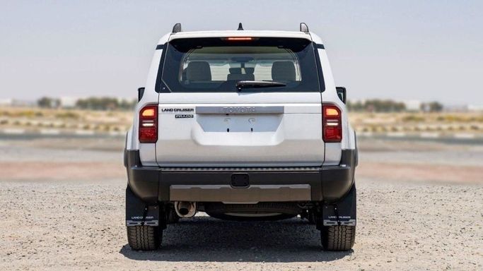 Новый Toyota Land Cruiser Prado 250 Series, 2.8 л, 2025 в Шардже от Nour Alnukhba Motors Белый цвет. Европейская | AUTO.AE