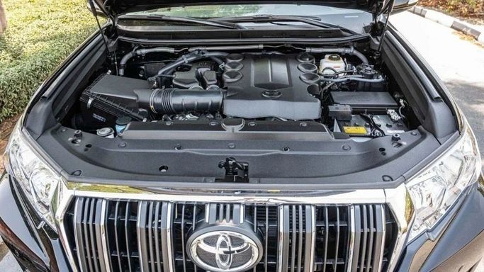 Новый Toyota Land Cruiser Prado 150 Series Рестайлинг 3, 4.0 л, 2023 в Шардже от Nour Alnukhba Motors Черный цвет. Other | AUTO.AE
