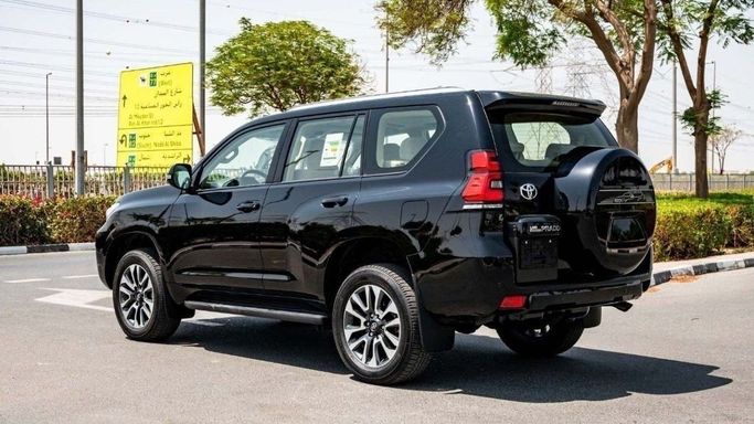 Новый Toyota Land Cruiser Prado 150 Series Рестайлинг 3, 4.0 л, 2023 в Шардже от Nour Alnukhba Motors Черный цвет. Other | AUTO.AE