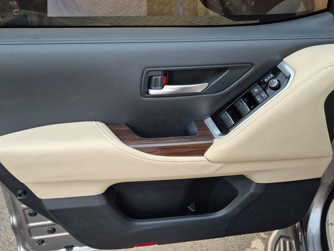 Used Toyota Land Cruiser 300 Series, 3.4 l, 2022 in Sharjah by Rebou Najd Used Cars, Brown color. GCC Specs | AUTO.AE