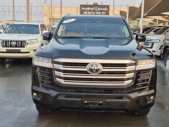 Used Toyota Land Cruiser 300 Series, 3.4 l, 2023 in Sharjah by Rebou Najd Used Cars, Black color. GCC Specs | AUTO.AE