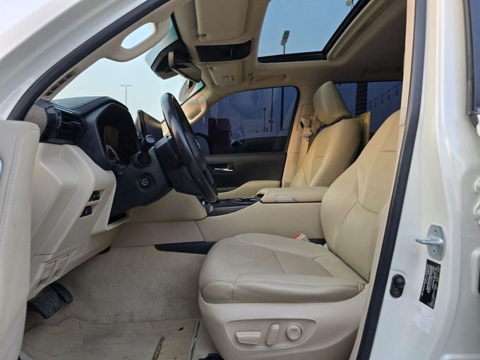 Used Toyota Land Cruiser 300 Series, 3.4 l, 2022 in Sharjah by Rebou Najd Used Cars, White color. GCC Specs | AUTO.AE