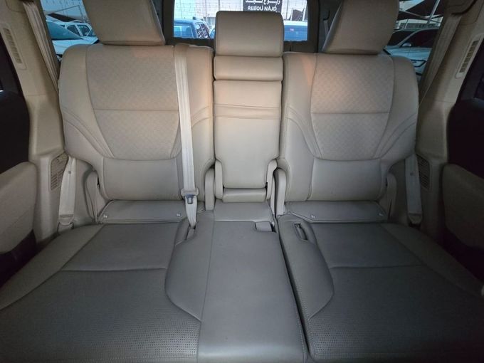 Used Toyota Land Cruiser 300 Series, 3.4 l, 2022 in Sharjah by Rebou Najd Used Cars, White color. GCC Specs | AUTO.AE