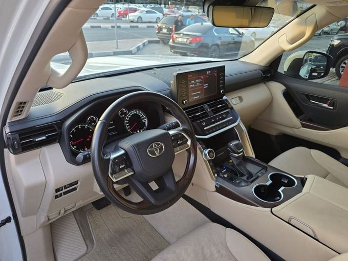 Used Toyota Land Cruiser 300 Series, 4.0 l, 2024 in Sharjah by Rebou Najd Used Cars, White color. GCC Specs | AUTO.AE