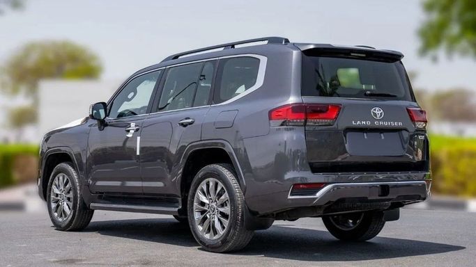 Новый Toyota Land Cruiser 300 Series, 3.3 л, 2025 в Шардже от Nour Alnukhba Motors Серый цвет. Other | AUTO.AE