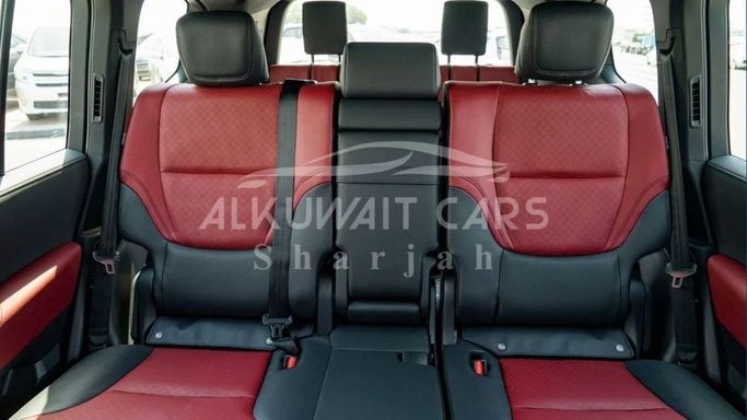 Новый Toyota Land Cruiser 300 Series, 3.4 л, 2025 в Шардже от Nour Alnukhba Motors Бежевый цвет. Other | AUTO.AE