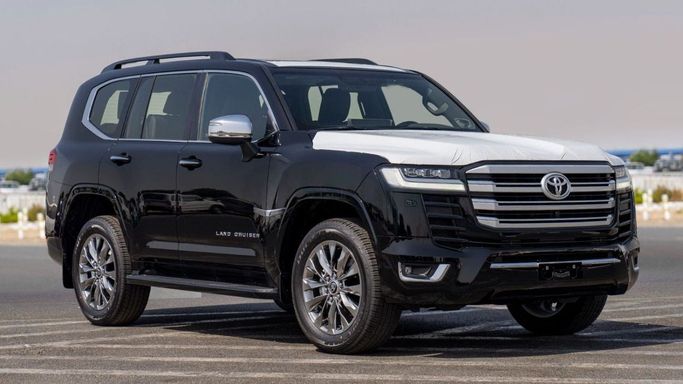 Новый Toyota Land Cruiser 300 Series, 3.3 л, 2025 в Шардже от Nour Alnukhba Motors Черный цвет. GCC | AUTO.AE