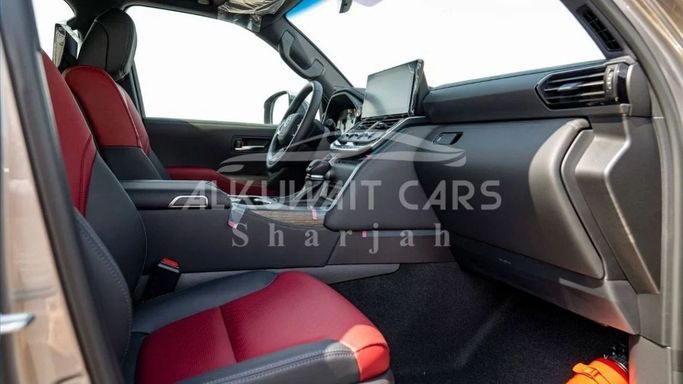 Новый Toyota Land Cruiser 300 Series, 3.3 л, 2025 в Шардже от Nour Alnukhba Motors Бежевый цвет. Other | AUTO.AE