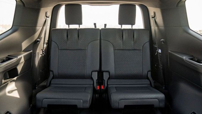 Новый Toyota Land Cruiser 300 Series, 3.3 л, 2025 в Шардже от Nour Alnukhba Motors Серый цвет. Европейская | AUTO.AE