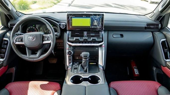 Новый Toyota Land Cruiser 300 Series, 3.4 л, 2025 в Шардже от Nour Alnukhba Motors Черный цвет. Other | AUTO.AE