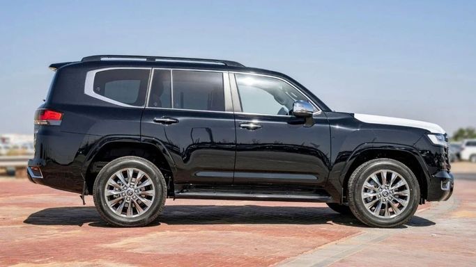 Новый Toyota Land Cruiser 300 Series, 3.4 л, 2025 в Шардже от Nour Alnukhba Motors Черный цвет. Other | AUTO.AE