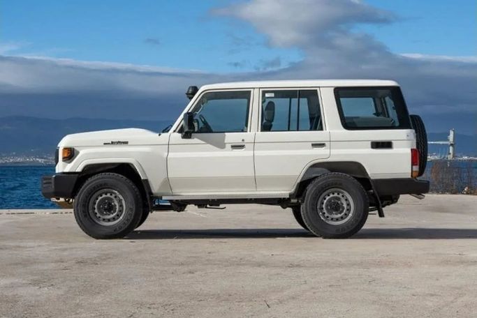 New Toyota Land Cruiser 70 Series Facelift 2, 4.2 l, 2024 in Sharjah by Nour Alnukhba Motors, White color. European Specs | AUTO.AE