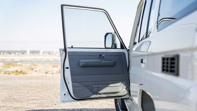 Новый Toyota Land Cruiser 70 Series Рестайлинг 2, 4.2 л, 2025 в Шардже от Nour Alnukhba Motors Белый цвет. Other | AUTO.AE