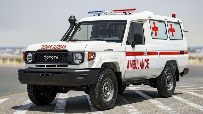 Новый Toyota Land Cruiser 70 Series Рестайлинг 2, 4.2 л, 2025 в Шардже от Nour Alnukhba Motors Белый цвет. Other | AUTO.AE