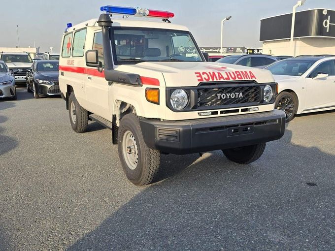 Новый Toyota Land Cruiser 70 Series Рестайлинг 2, 4.2 л, 2024 в Шардже от Nour Alnukhba Motors Белый цвет. Other | AUTO.AE