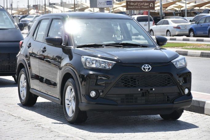Новый Toyota Raize I, 996 л, 2024 в Шардже от Alfaris Used Cars Черный цвет.  | AUTO.AE