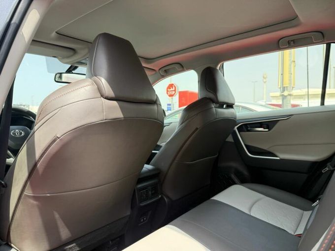 Новый Toyota RAV4 V (XA50), 2.5 л, 2021 в Шардже от Al Aram Cars Серый цвет. GCC | AUTO.AE