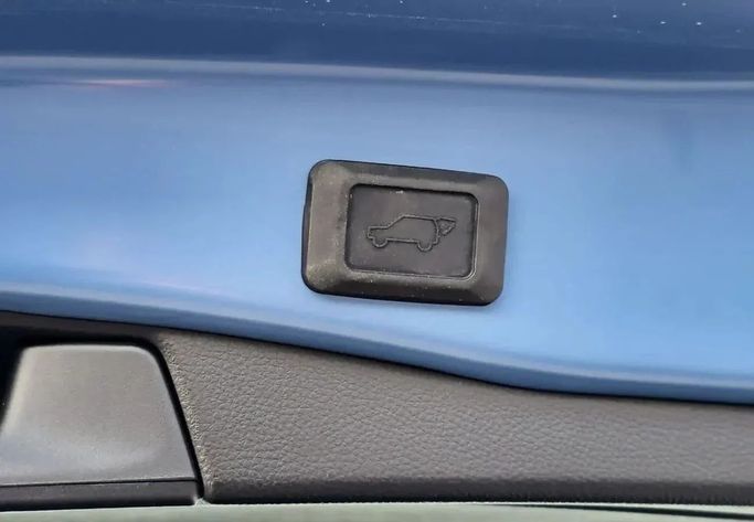 New Toyota RAV4 VI (XA60), 2.5 l, 2025 in Sharjah by Nour Alnukhba Motors, Light Blue color. GCC Specs | AUTO.AE