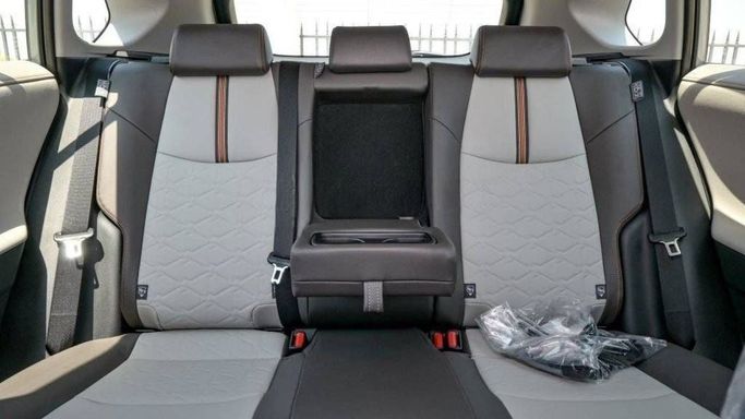 New Toyota RAV4 V (XA50), 2.5 l, 2024 in Sharjah by Nour Alnukhba Motors, Silver color. Other | AUTO.AE
