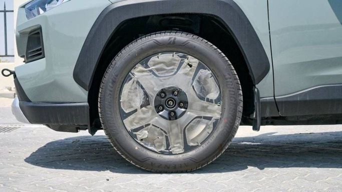 New Toyota RAV4 V (XA50), 2.5 l, 2024 in Sharjah by Nour Alnukhba Motors, Silver color. Other | AUTO.AE